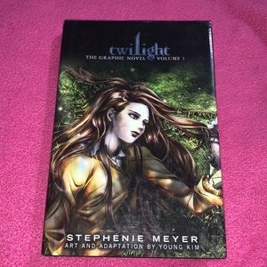 Twilight- Graphic Novel Volume 1